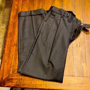 Men’s Dress Pants 32W 30L Dark Gray Roundtree and Yorke